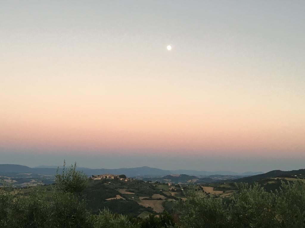 La Luna Di Mezzanotte Fratta Todina Ngoại thất bức ảnh